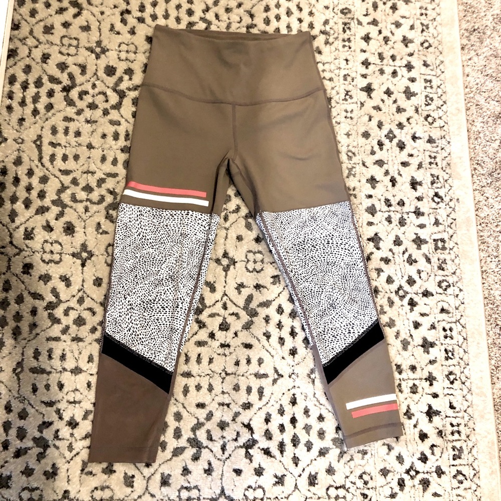Size small Zella crop leggings